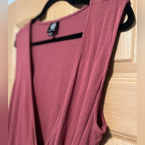 Bobeau Mauve Pink Surplice V-Neck Side Tie Ribbed Tank Top - Picture 4 of 10